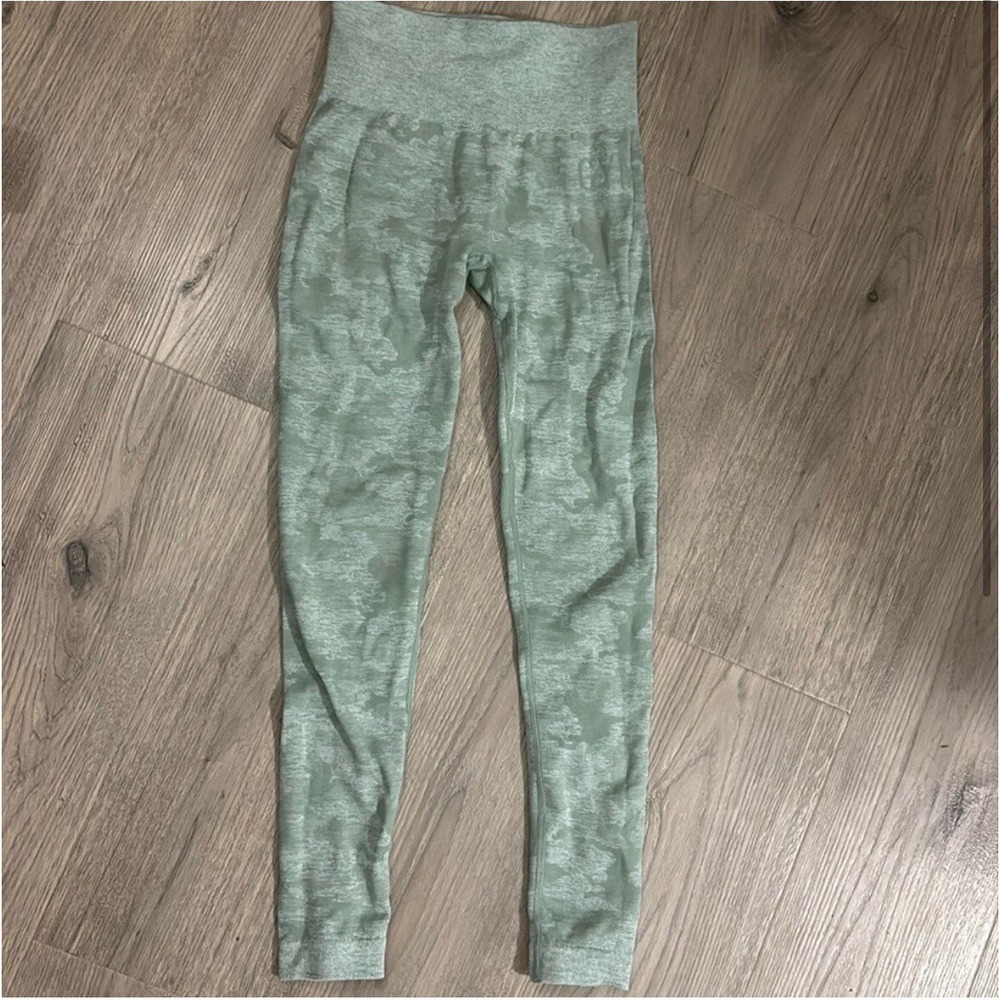 Gymshark Adapt Camo Green Seamless‎ Athletic Leggings Size XS